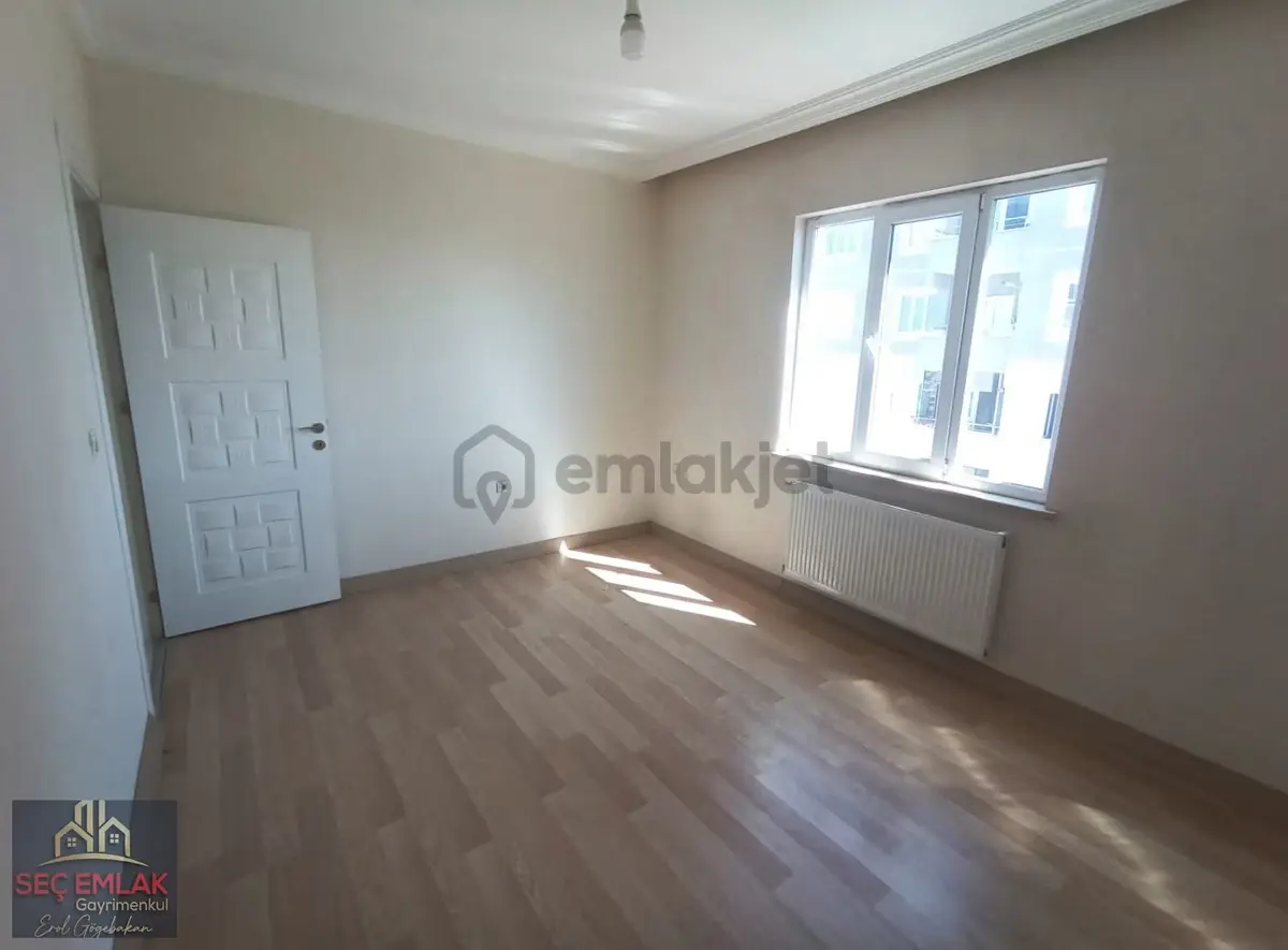 Satılık Serinevler Gri Binalarda 4ncü Kat 2+1 Geniş Daire - 7
