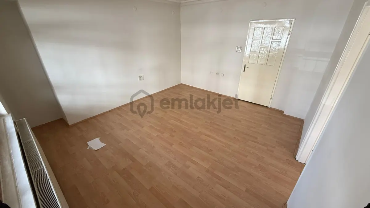 Kuşcağız'da Cd Paraleli Geniş Ara Kat Ön Cephe 3+1 Satılık - 11