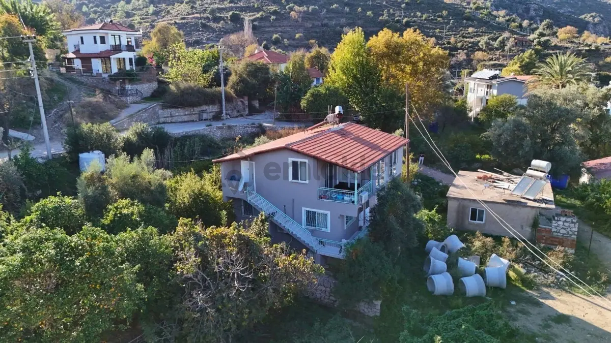 Marmaris Selimiyede Denize Yakın Satılık 2 Katlı Müstakil Ev - 2