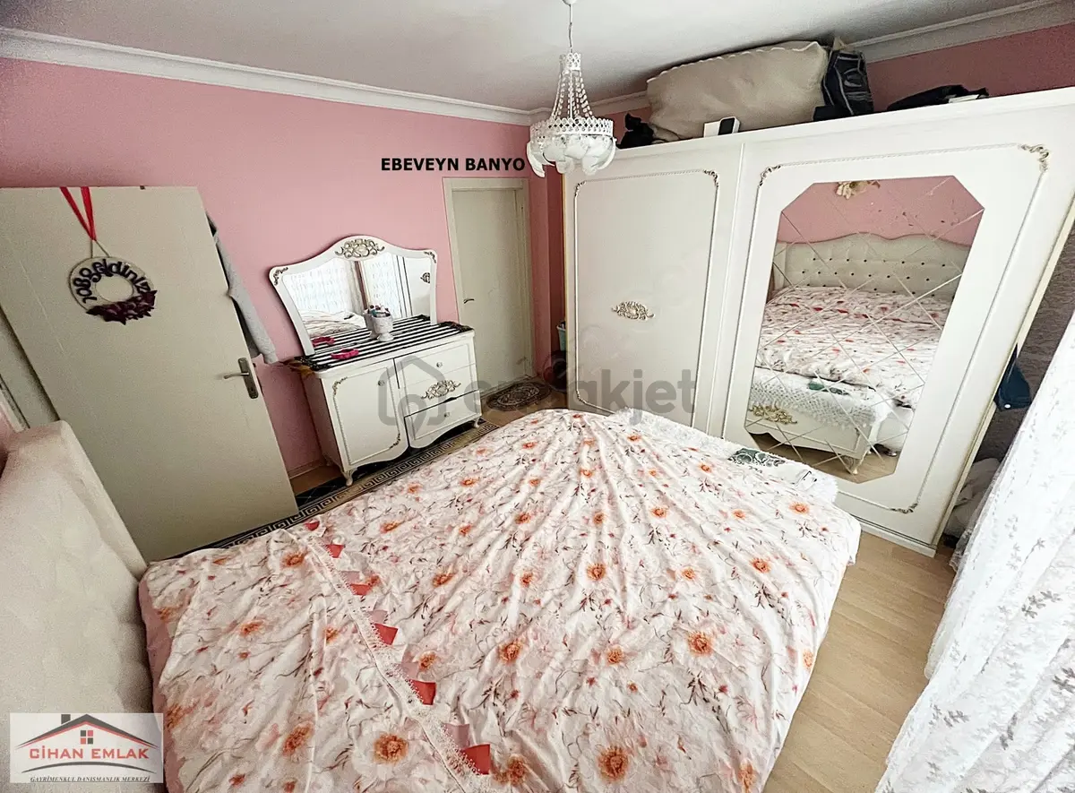 Cihan'dan Piri Caddesi Üzerinde 8.katta 3+1 Teras Balkon Satılık - 4