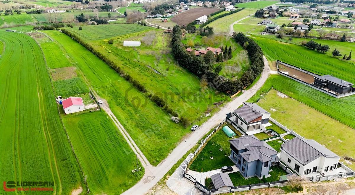 Çatalca Kabakça'da Satılık 1.792 M² Asfalt Kenarı Tarla