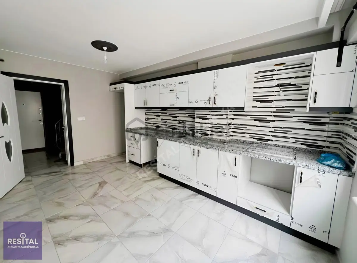 Üçevler'de Yola Cephe Satılık 2+1 Dubleks Daire - 11