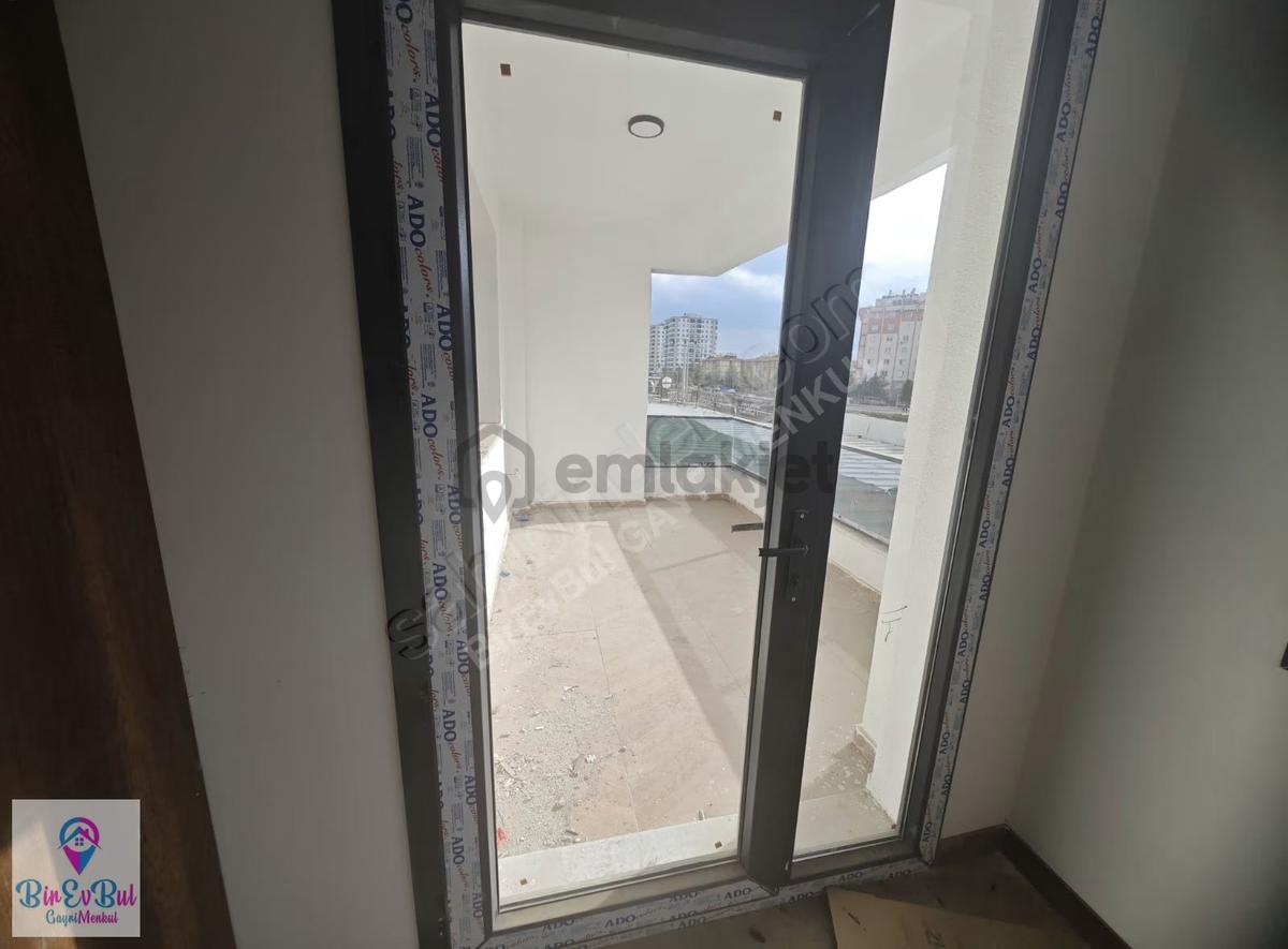 Üçkuyular Furkan Yapıda 2.5+1 Acil Satılık Daire - 7