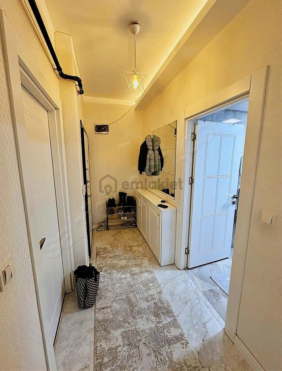 Mastfroş Caddesinde Satılık 2+1 Daire - 13