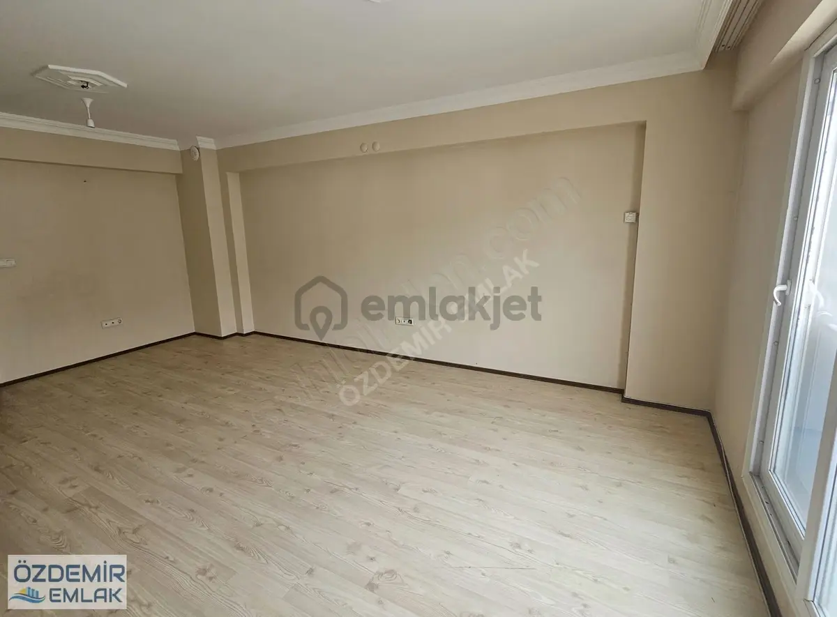 Özdemir Emlaktan Site İçerisinde Satılık Ara Kat 3+1 Daire - 8