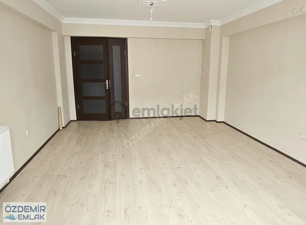 Özdemir Emlaktan Site İçerisinde Satılık Ara Kat 3+1 Daire - 18