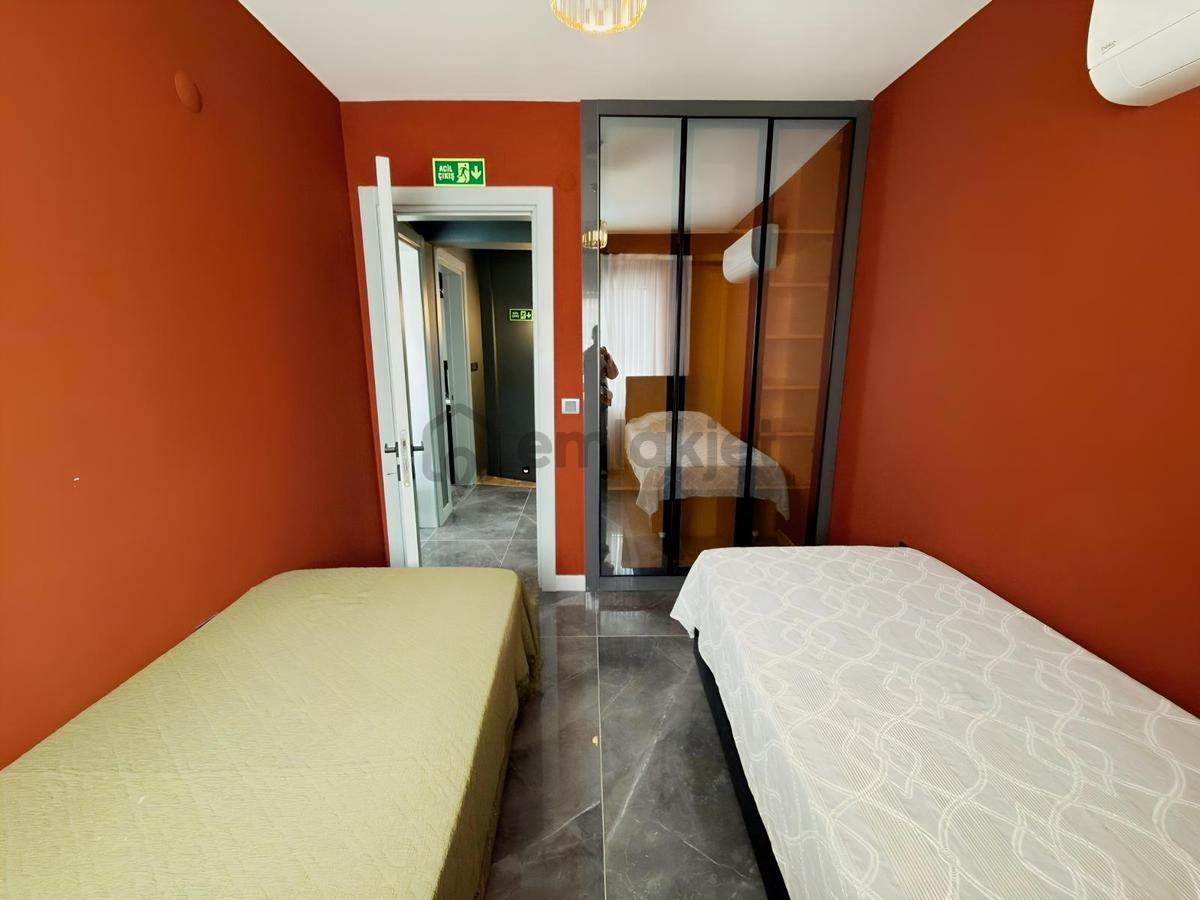 Denize Sıfır Sıtede Tamamen Yenilenmiş Mıhteşem Villa - 18