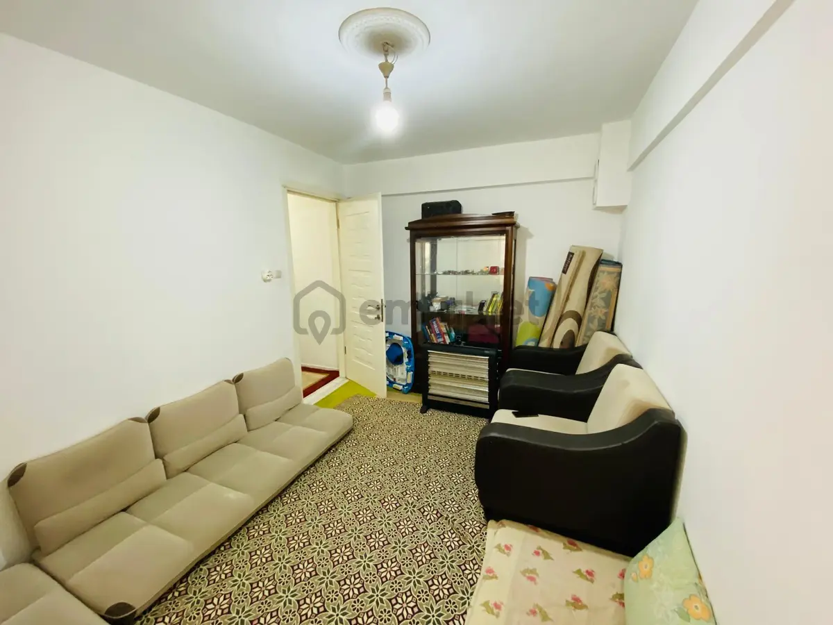 Vitrinden Üçgenparkta Arakat 2+1 Fırsat Daire - 10