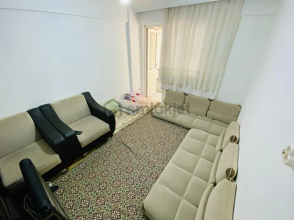 Vitrinden Üçgenparkta Arakat 2+1 Fırsat Daire - 7