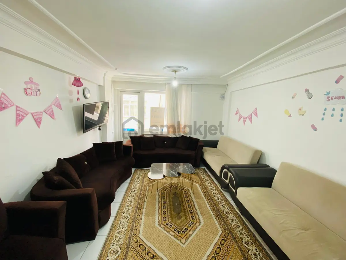 Vitrinden Üçgenparkta Arakat 2+1 Fırsat Daire - 4