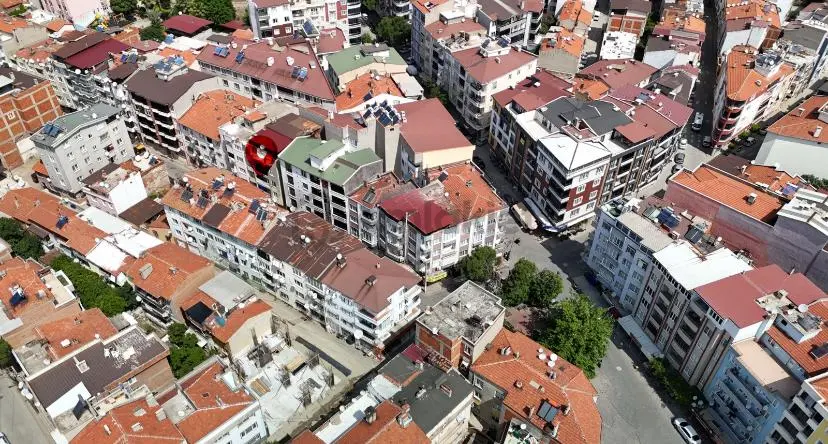Vitrinden Üçgenparkta Arakat 2+1 Fırsat Daire - 35