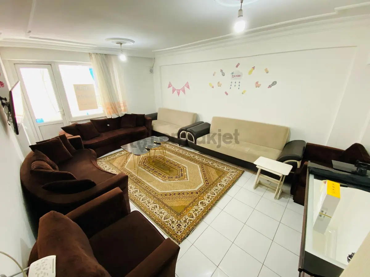Vitrinden Üçgenparkta Arakat 2+1 Fırsat Daire - 2