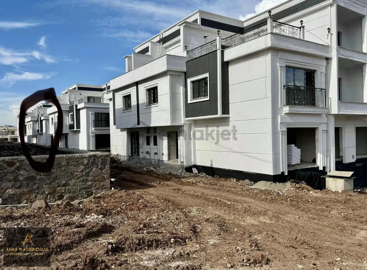 Ay Yapı Villalarında Acil Satılık Villa - 4
