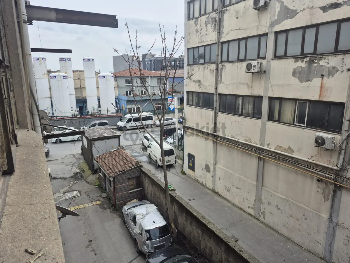 Molla Teamden Gümüş Han'da 100 M2 Kiralık Atölye - 9