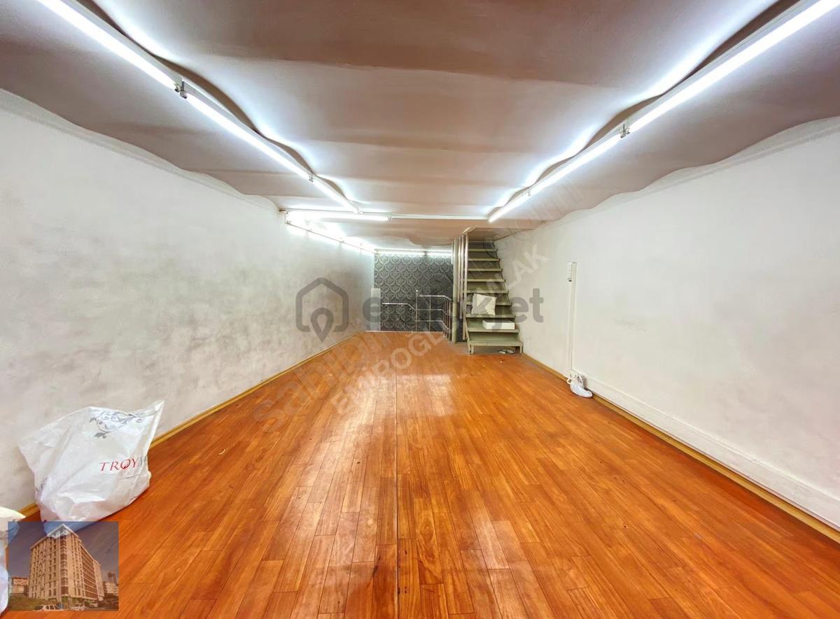 Mercan Mah.sultanhamam Fincancılar Cd.devren Kupon Mağaza 125m2. - 34