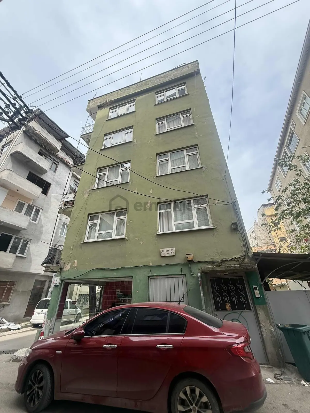 Dikkaldırımda Merkezi Konumda Geniş 3+1 Kiralık Daire - 6