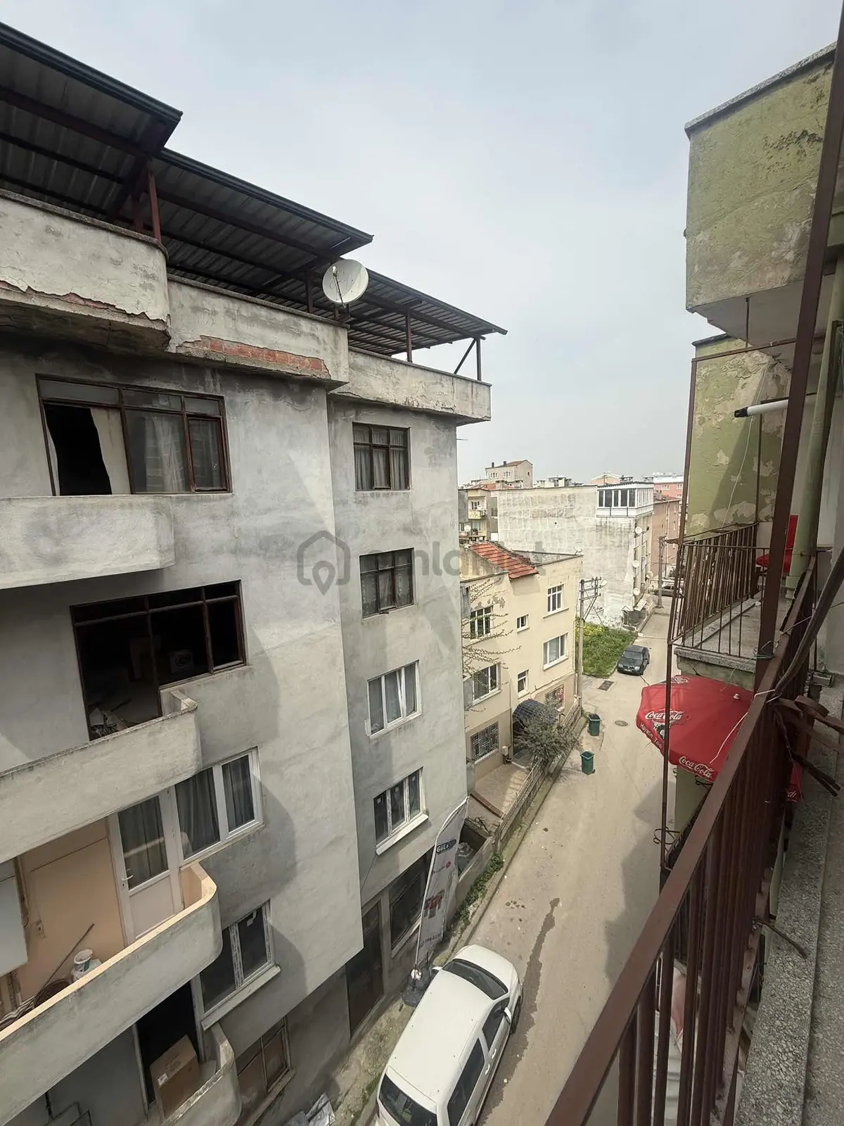 Dikkaldırımda Merkezi Konumda Geniş 3+1 Kiralık Daire - 21