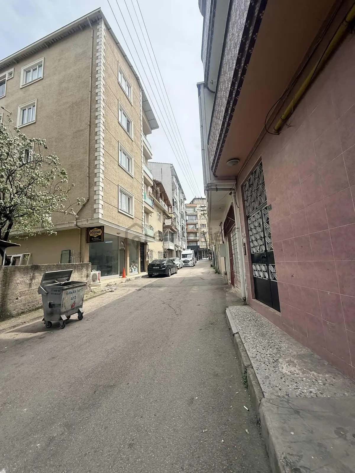 Dikkaldırımda Merkezi Konumda Geniş 3+1 Kiralık Daire - 10