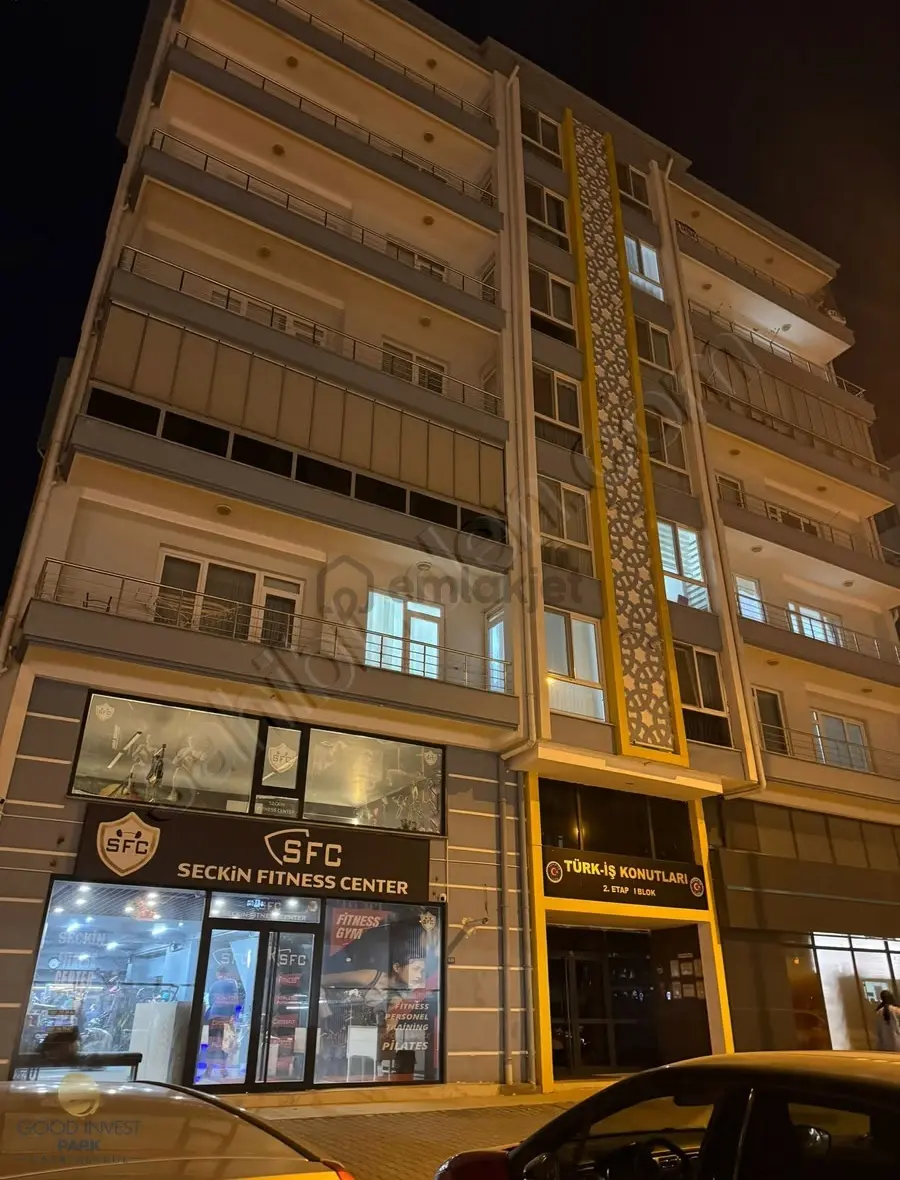Güvenevler'de Satılık 3+1 Daire Full Yapılı Kapalı Balkon Güney - 10