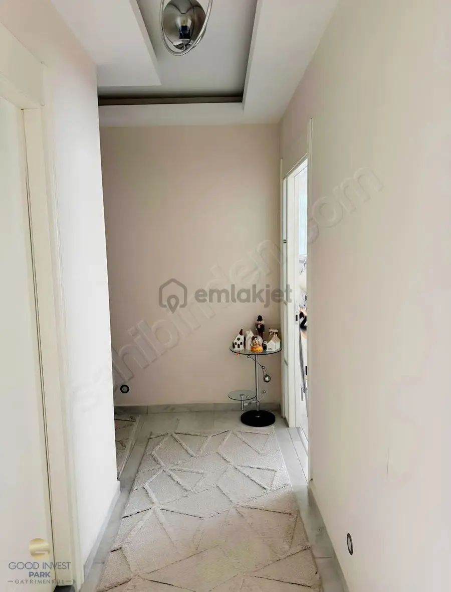 Güvenevler'de Satılık 3+1 Daire Full Yapılı Kapalı Balkon Güney - 11