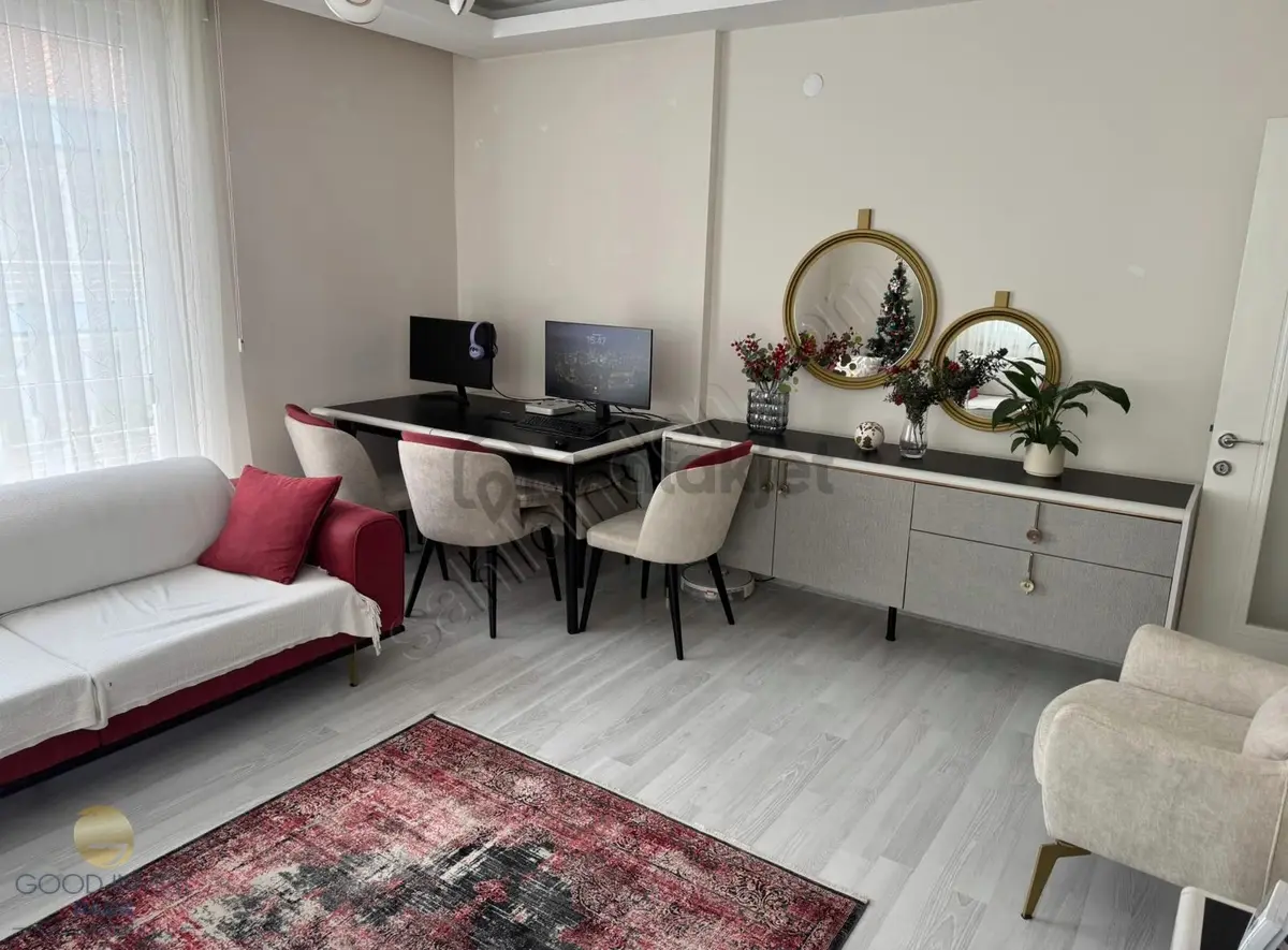 Güvenevler'de Satılık 3+1 Daire Full Yapılı Kapalı Balkon Güney - 4