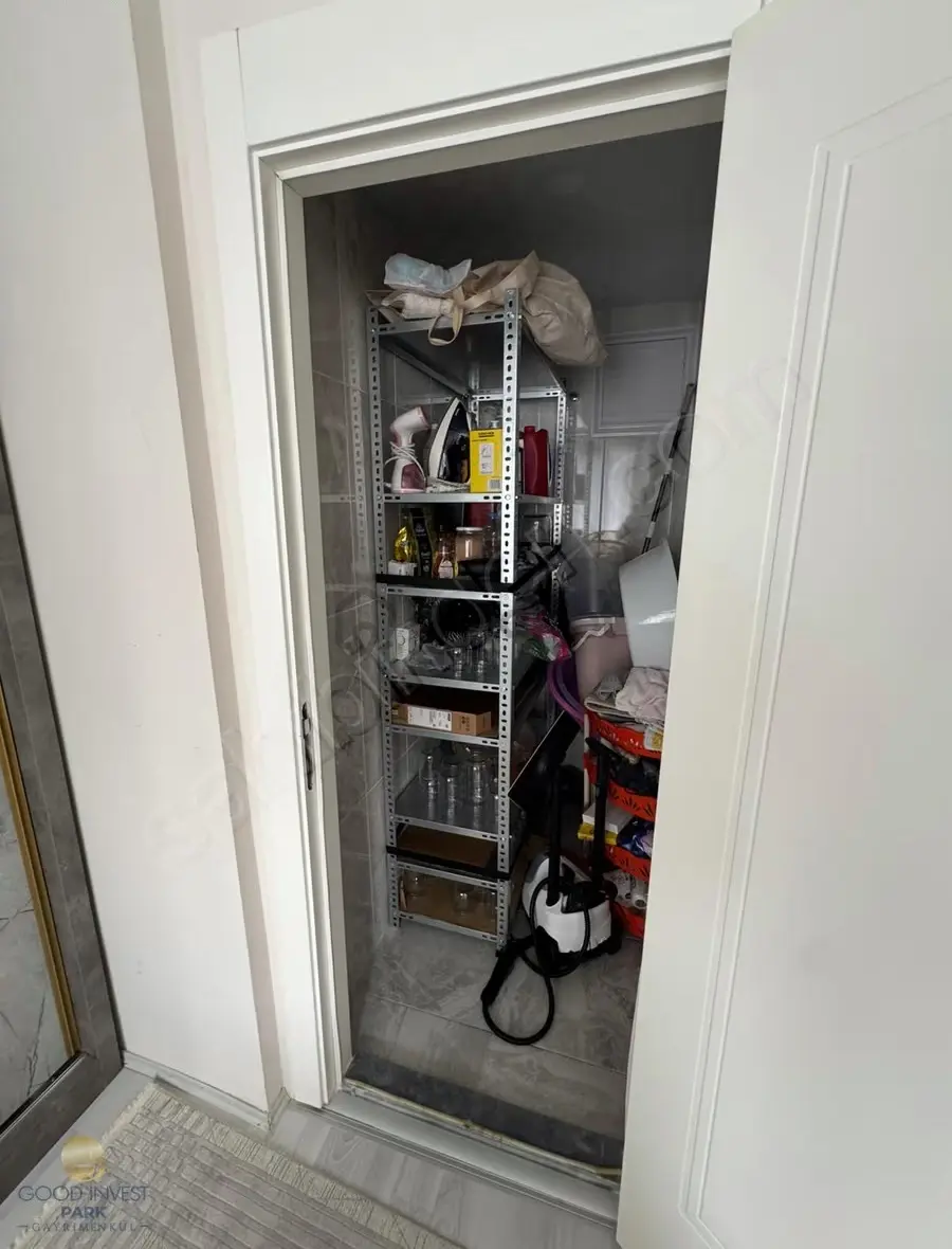 Güvenevler'de Satılık 3+1 Daire Full Yapılı Kapalı Balkon Güney