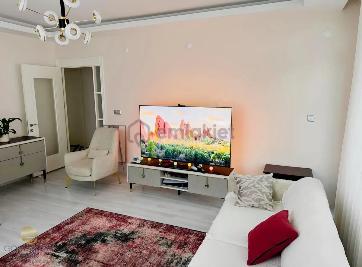 Güvenevler'de Satılık 3+1 Daire Full Yapılı Kapalı Balkon Güney - 3