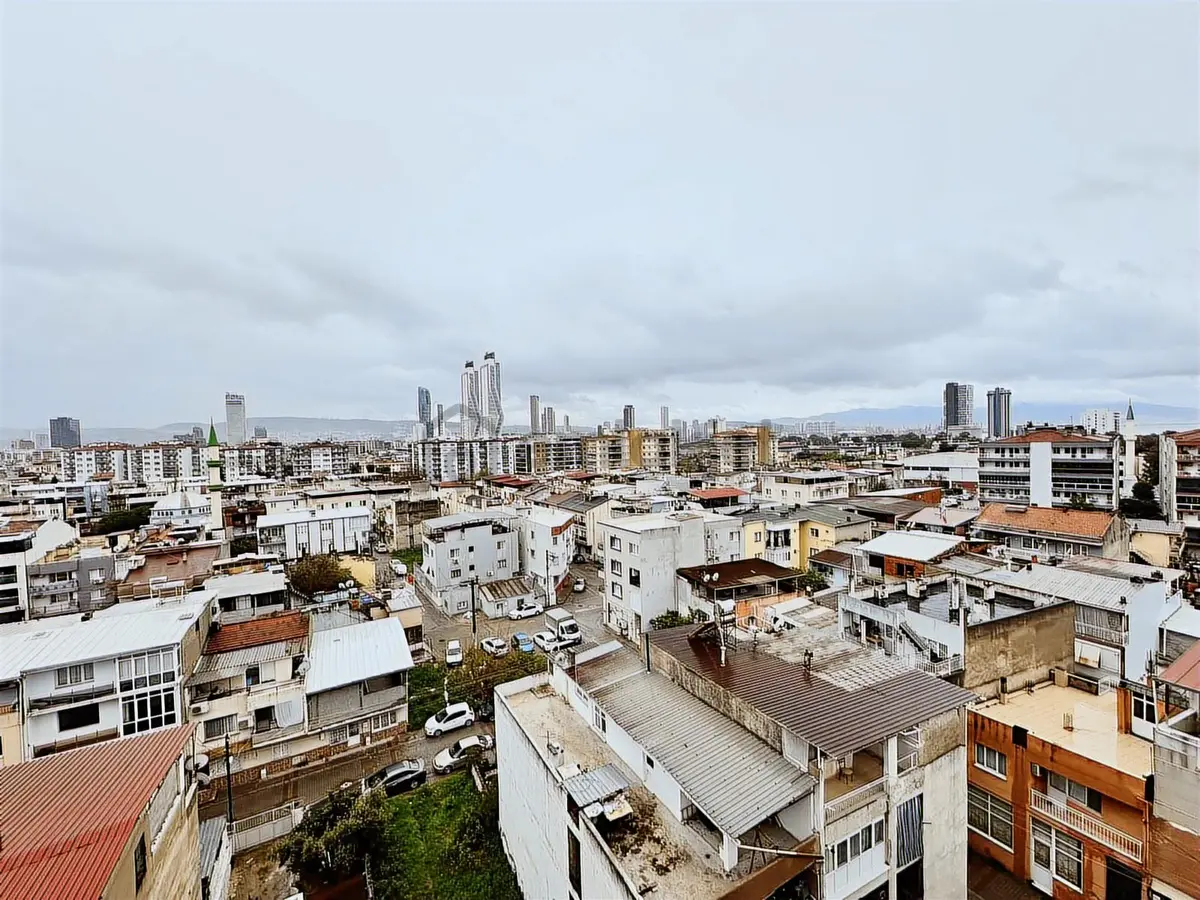 Bayraklı Adalet Mahallesi Deniz Manzaralı 2+1 - 25