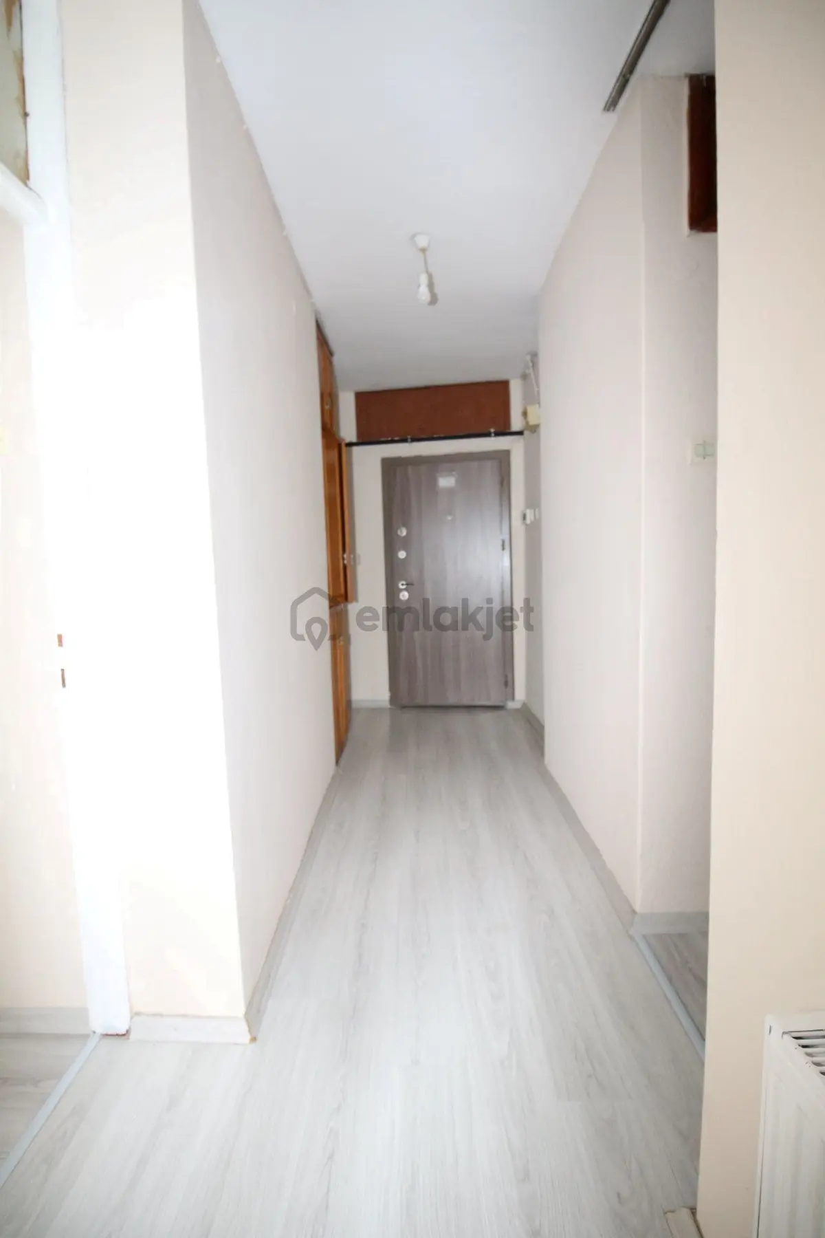 Polat Cad. Üzeri Asansörlü D.gazlı Otoparklı 2+1 - 20