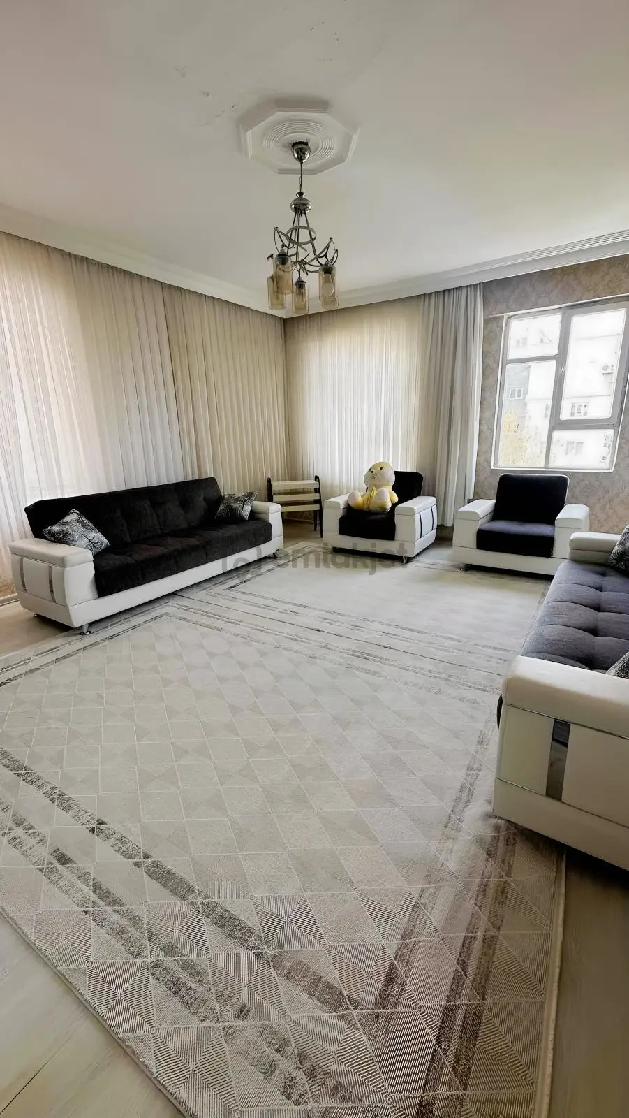 Merkezi Konumda Yatırımlık Daire - 11