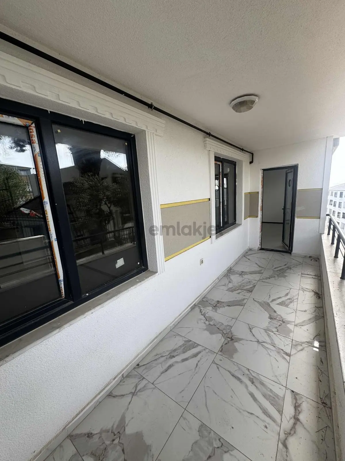 Armutluda 2+1 Ebeveyn Banyolu İskanlı Lüks Site Daire - 11