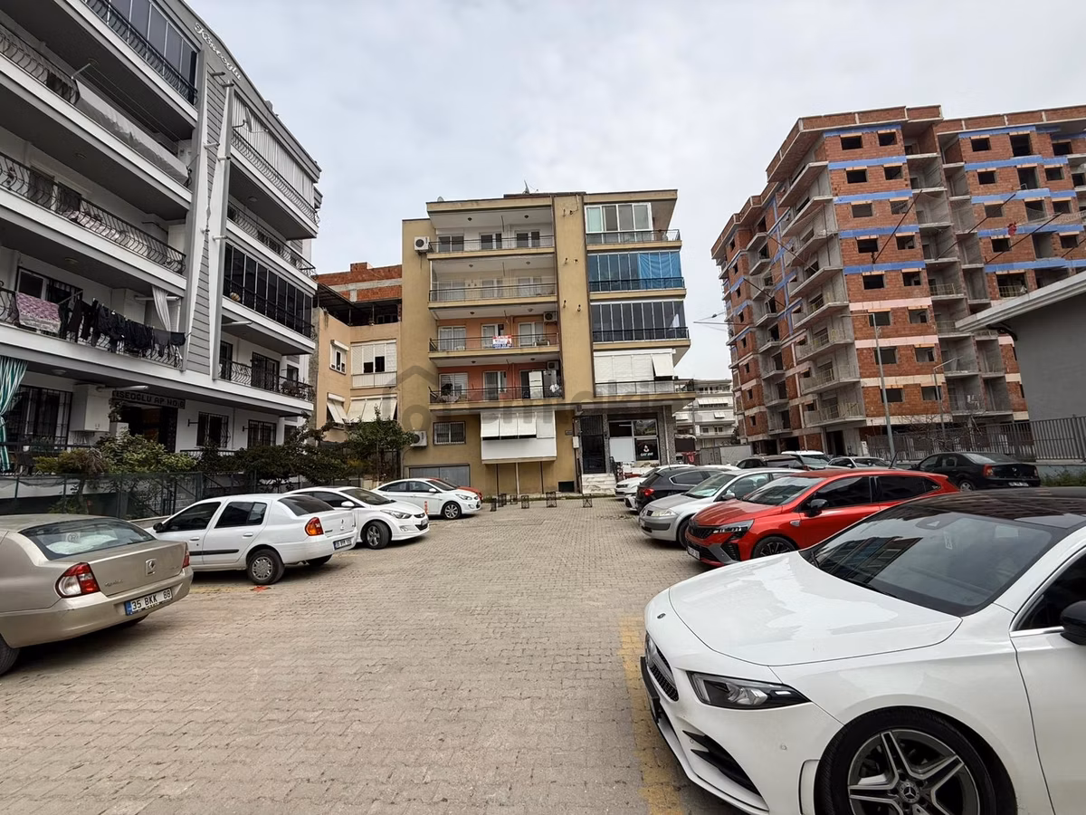 Karşıyaka Emniyet Müdürlüğü Yakını 3+1 Satılık Daire - 2