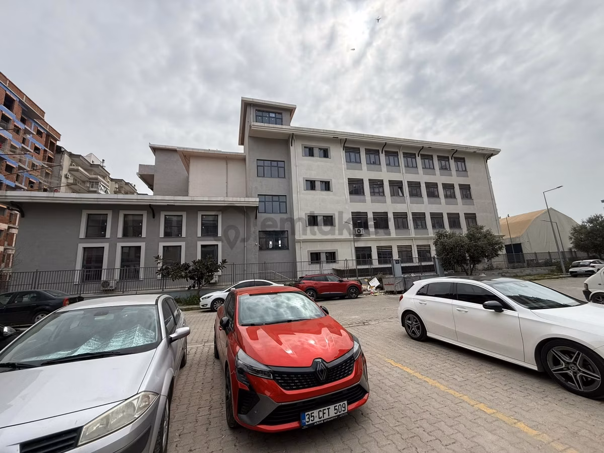 Karşıyaka Emniyet Müdürlüğü Yakını 3+1 Satılık Daire - 8