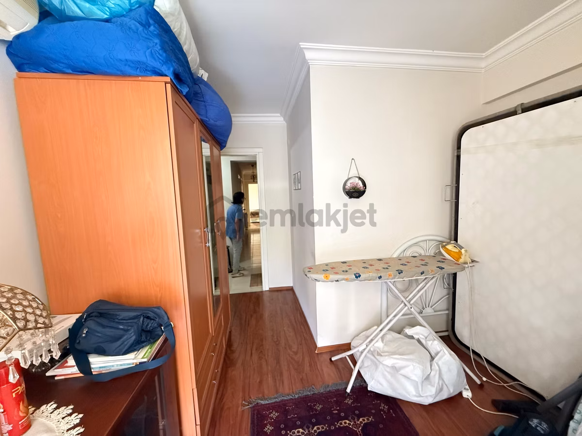 Karşıyaka Emniyet Müdürlüğü Yakını 3+1 Satılık Daire - 3