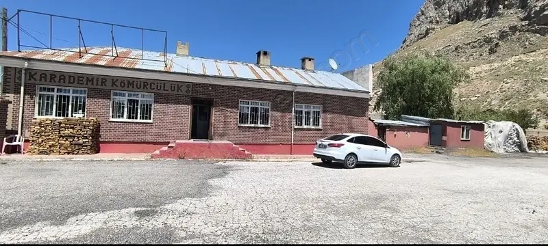 Kömürcüler Sitesinde Satılık Depo Ve 1.260 M2 Arsa - 10