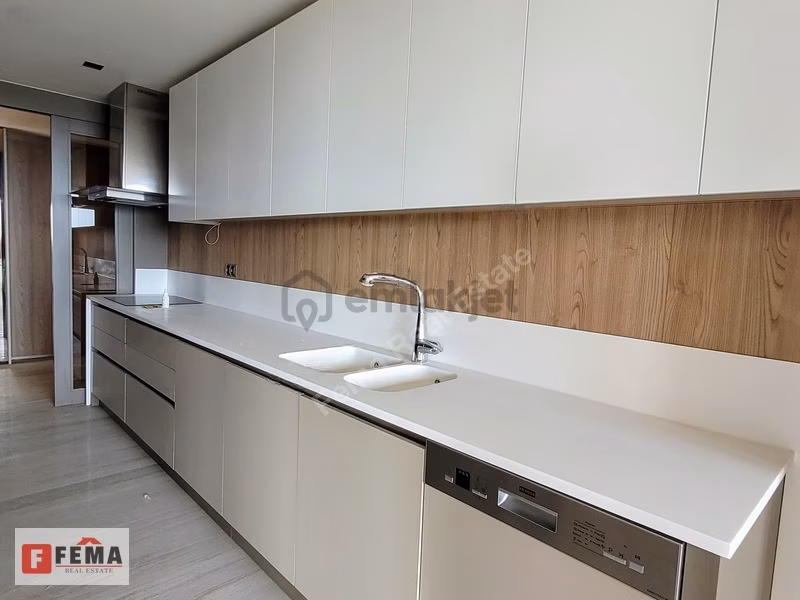 Denize Sıfır Lüks Prestijli Sitede Satılık 4+1 Daire - 16