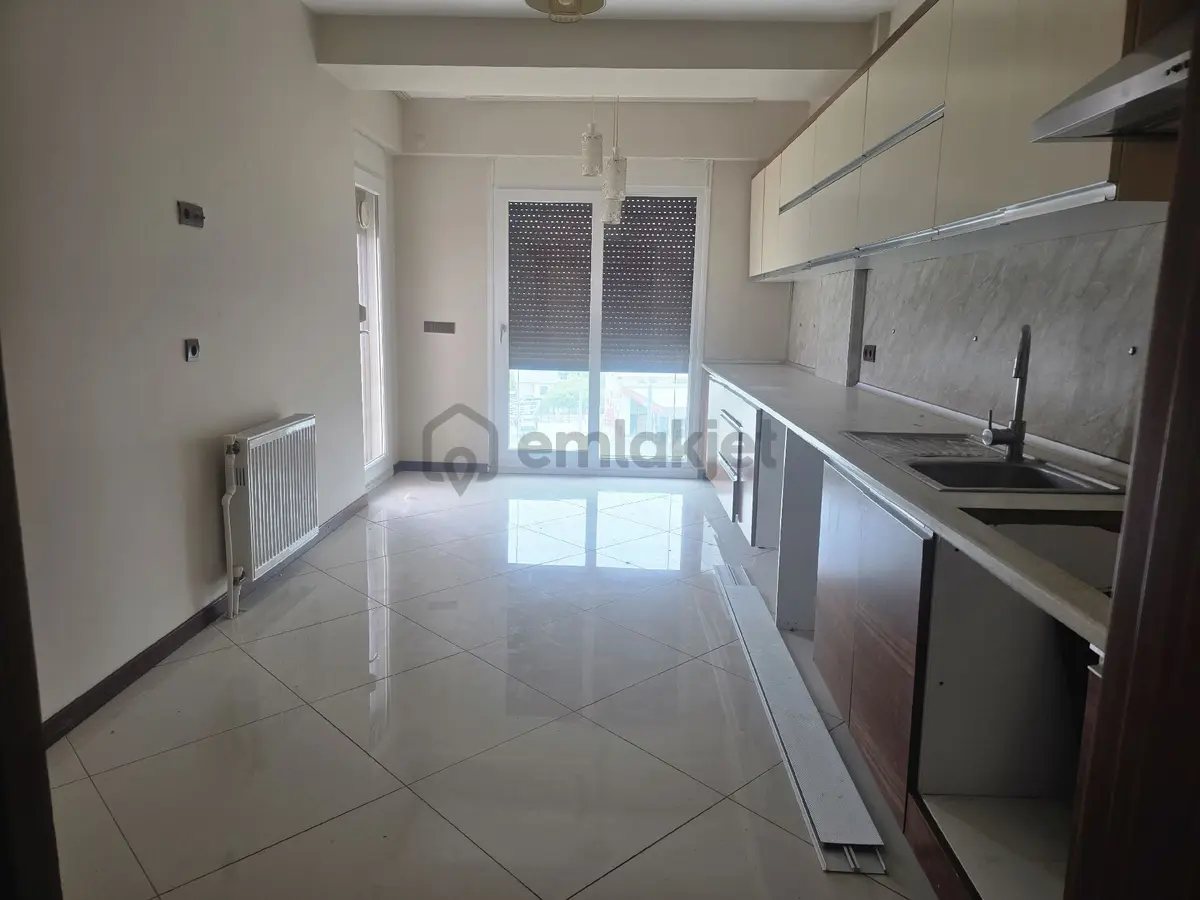 Güzelbahçe De Site İçinde Kiralık Geniş 3+1 Daire - 19