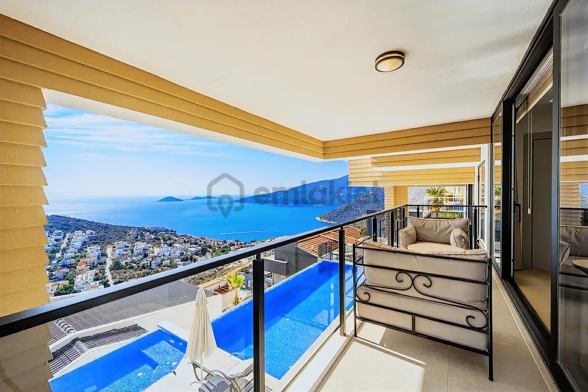 Kalkanda Muhteşem Deniz Manzaralı Modern Villa - 35