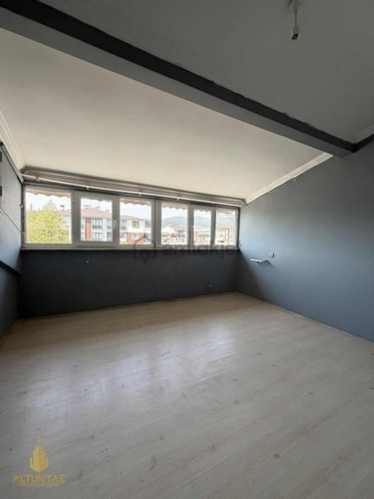 Tütünciftlik Ağadere Caddesinde Kiralık Ofis - 7