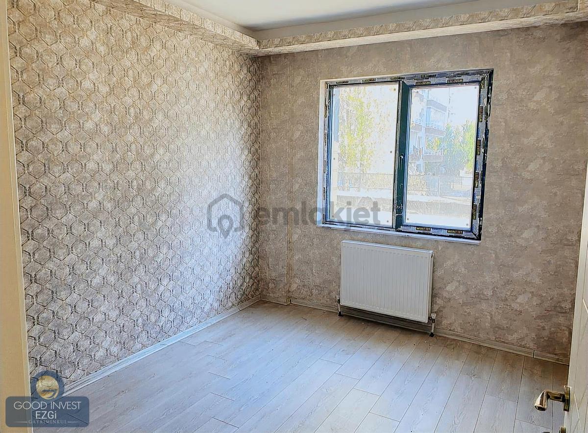 İvedik Ana Cadde Üzeri Katta Sıfır 4+1 Daire - 6