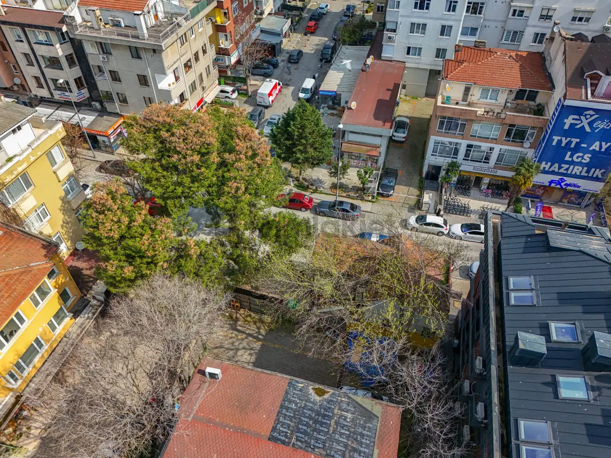 Bostancı Marmaray Girişinde 2 Katlı Bahçeli 2.dereceden Müstakil - 11