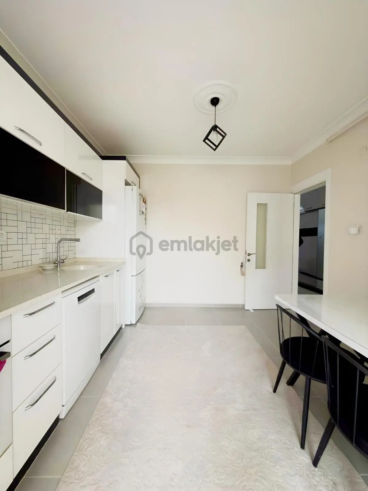 Yeni Mahallede Satılık 3+1 Daire - 12