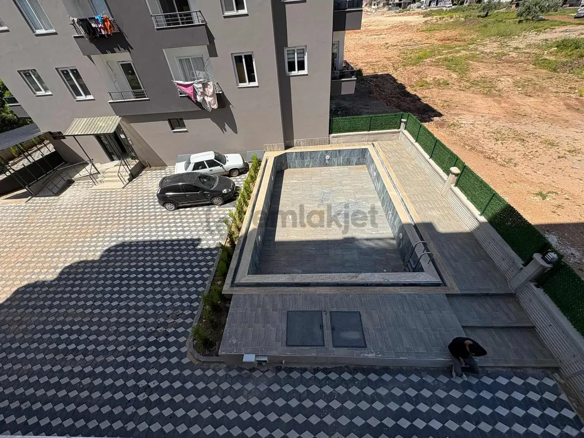 Erdemli Yayla Yolu Üzeri 1+1 Çift Cephe İskanlı Daire - 2