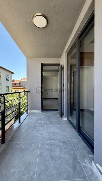 Fesleğen Mahallesinde 110m2 2+1 Sıfır Daire - 17