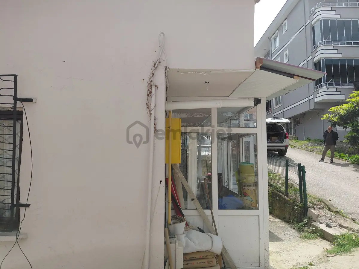 Karamanoğlu Emlak'tan 3 Katlı Bina - 11