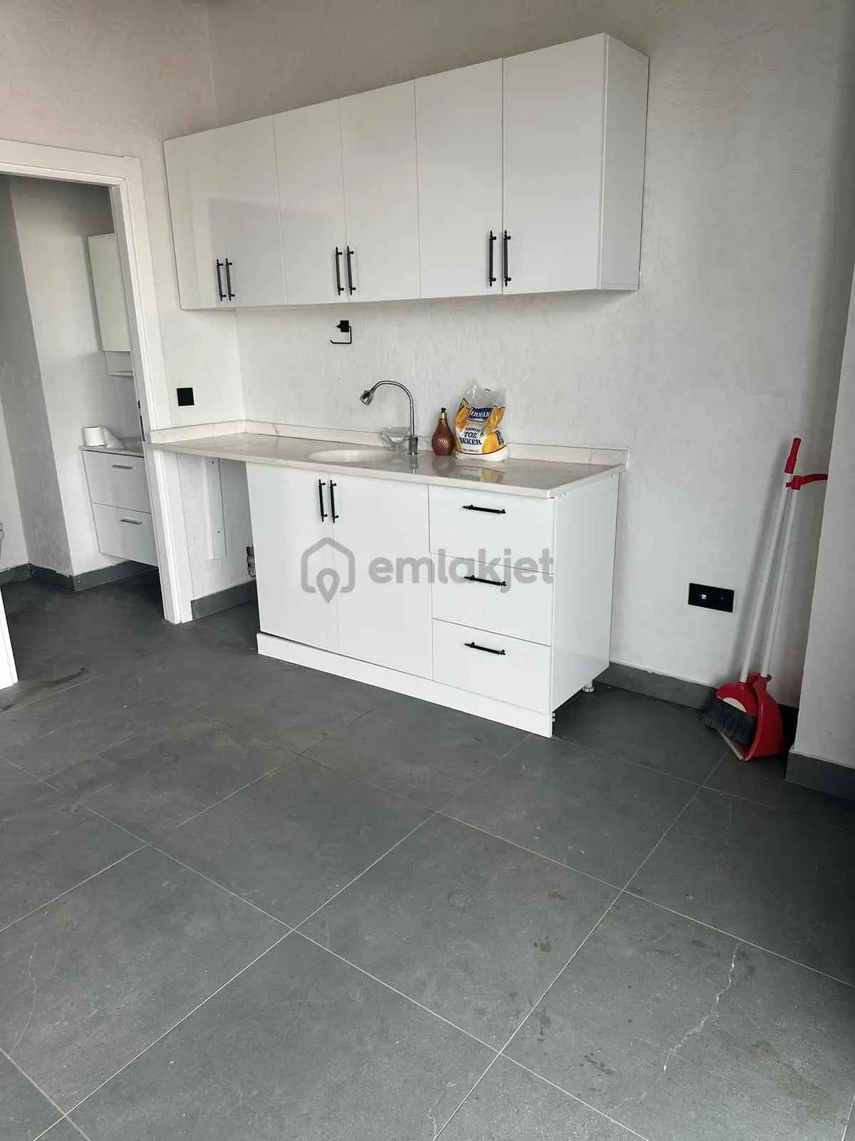 Ostim Köşe İvedkte 47m2 12 Kat Çok Kullanışlı Köşe Ofis