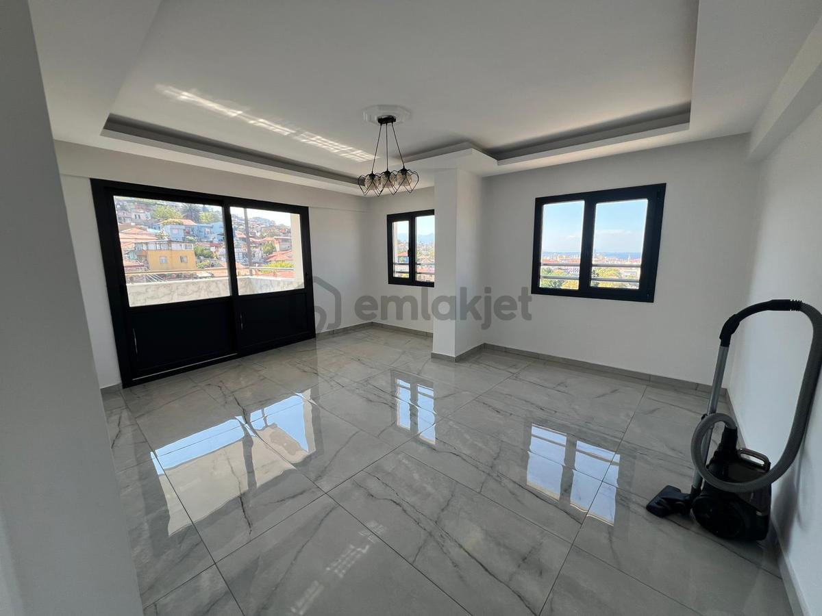 Acil Konak Agora Antik Kent Yakını 2+1 100m2 Asansörlü Deniz Manzaralı Lüx Daire