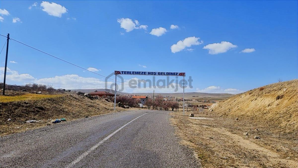 Nevşehir Gülşehir Terlemezde 1308m2 İmarlı Arsa - 8