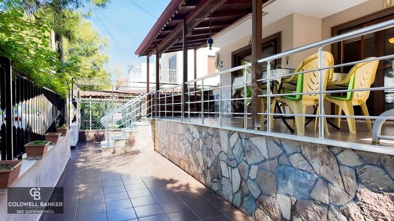 Dikili Kabakumda 6+1 Satılık Tripleks Villa - 18