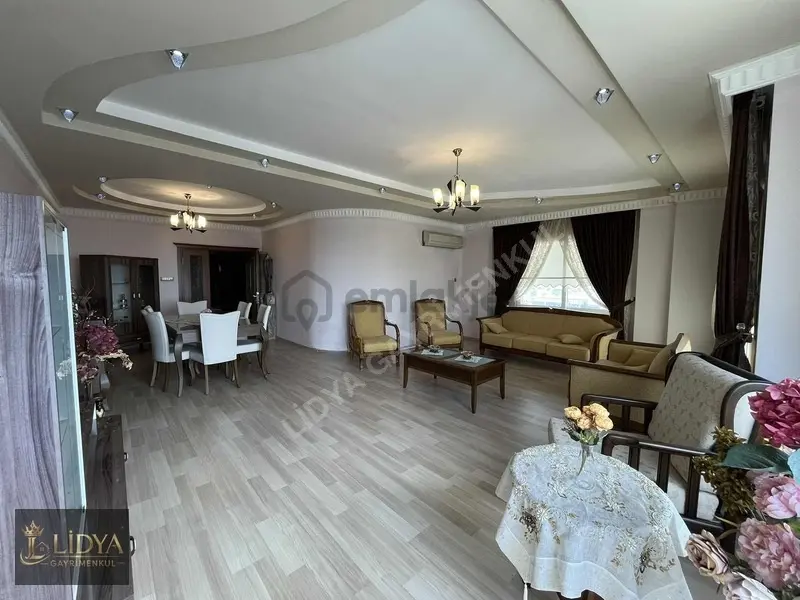 Yukarı Alata'da 240 M2 Satılık 4+1 Daire - 16